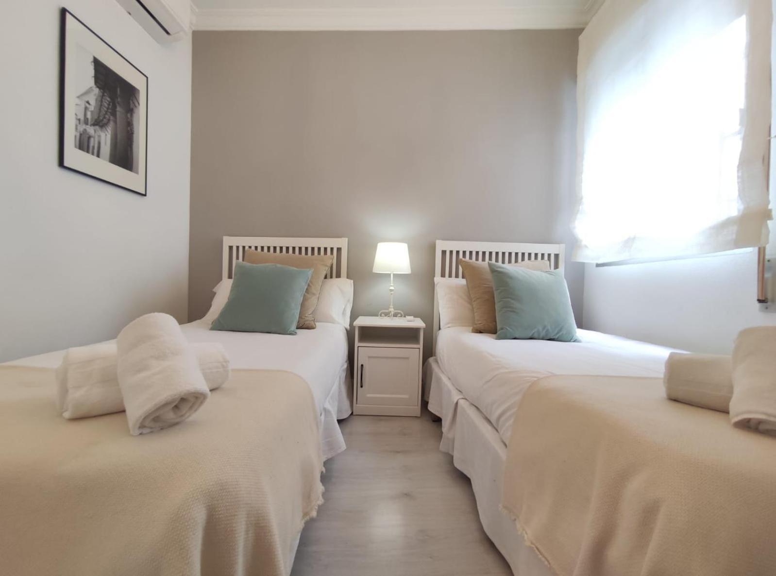Covadonga Suite Home Севиля Екстериор снимка